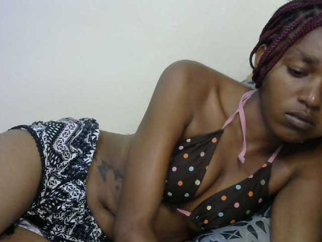Truegirl2 live cam on BongaCams