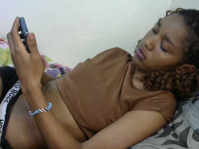 Truegirl2 live cam on BongaCams