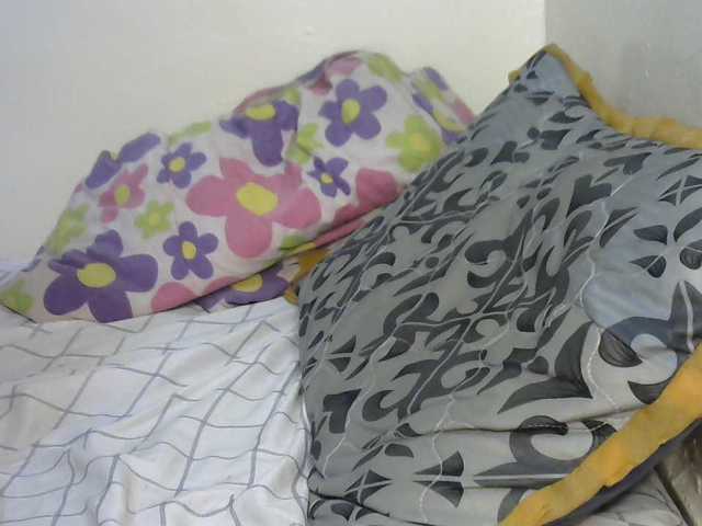 Truegirl2 live cam on BongaCams