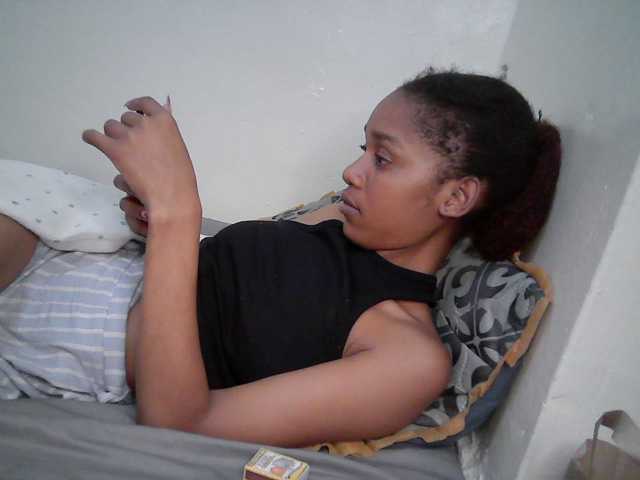 Truegirl2 live cam on BongaCams
