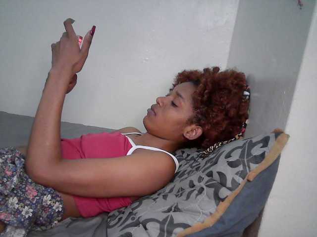 Truegirl2 live cam on BongaCams