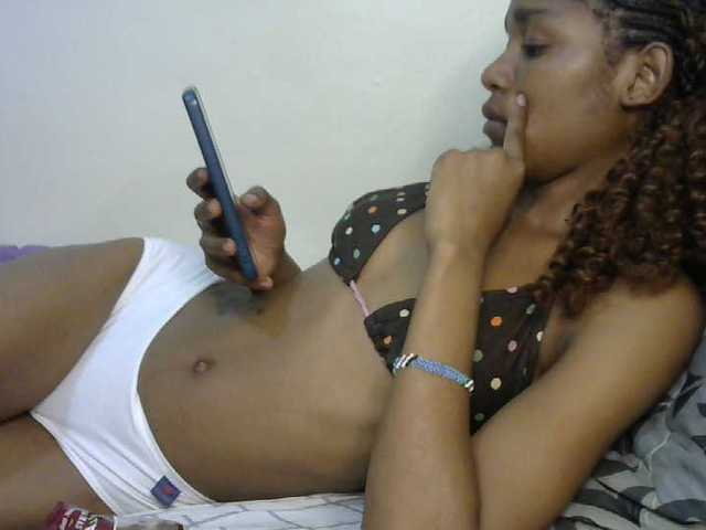 Truegirl2 live cam on BongaCams