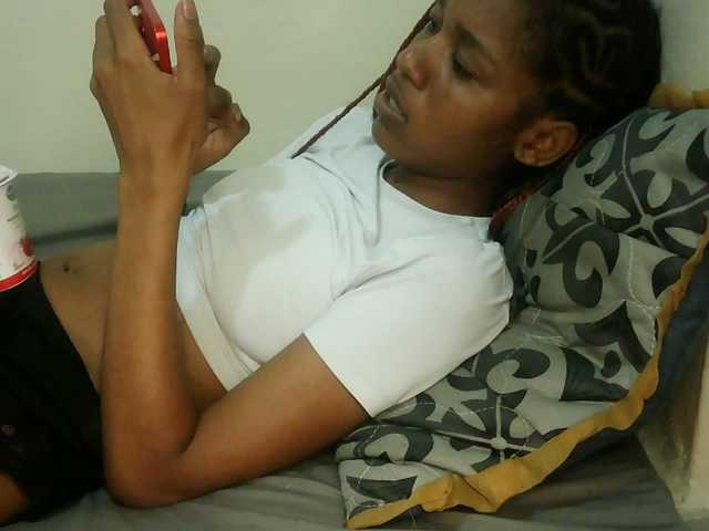 Truegirl2 live cam on BongaCams