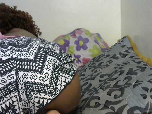 Truegirl2 live cam on BongaCams