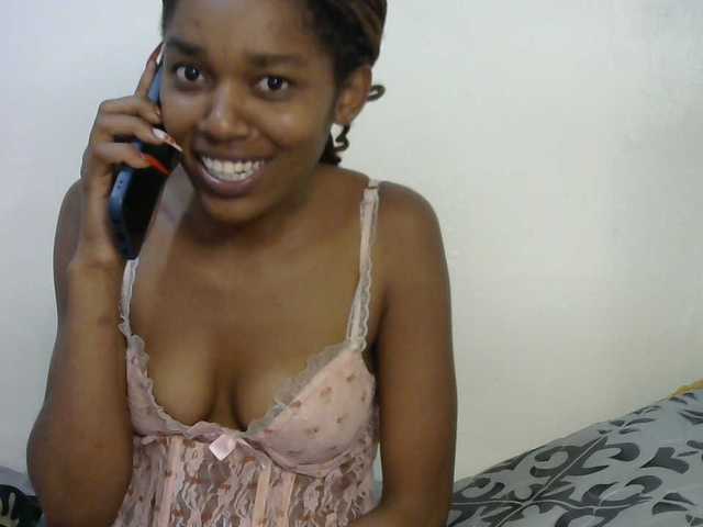 Truegirl2 live cam on BongaCams