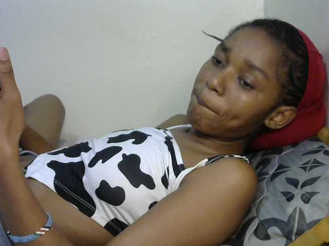 Truegirl2 live cam on BongaCams