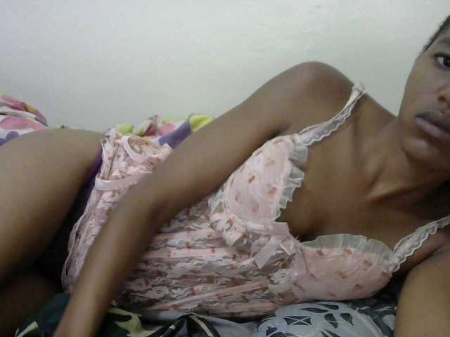 Truegirl2 live cam on BongaCams