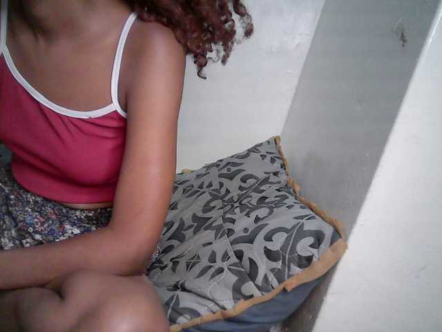 Truegirl2 live cam preview