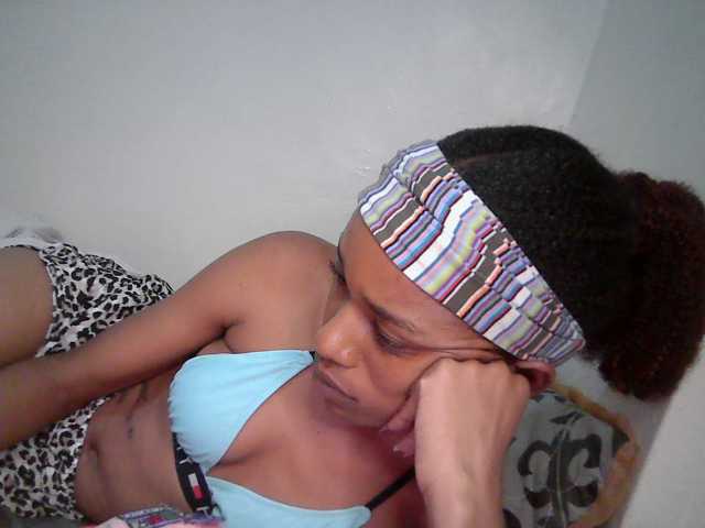 Truegirl2 live cam on BongaCams