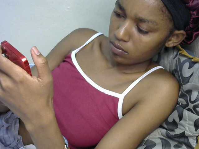 Truegirl2 live cam on BongaCams