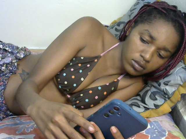 Truegirl2 live cam on BongaCams