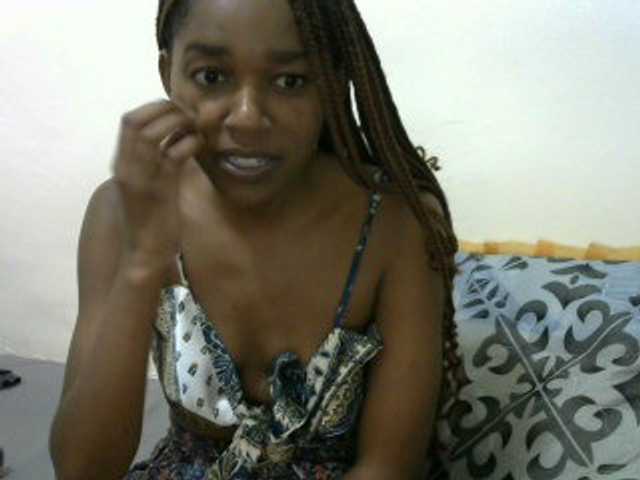 Truegirl2 live cam on BongaCams