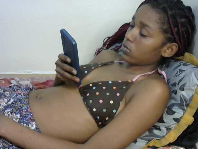 Truegirl2 live cam on BongaCams