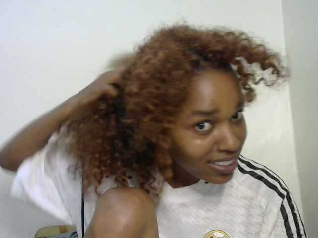 Truegirl2 live cam on BongaCams