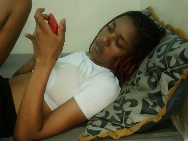 Truegirl2 live cam on BongaCams