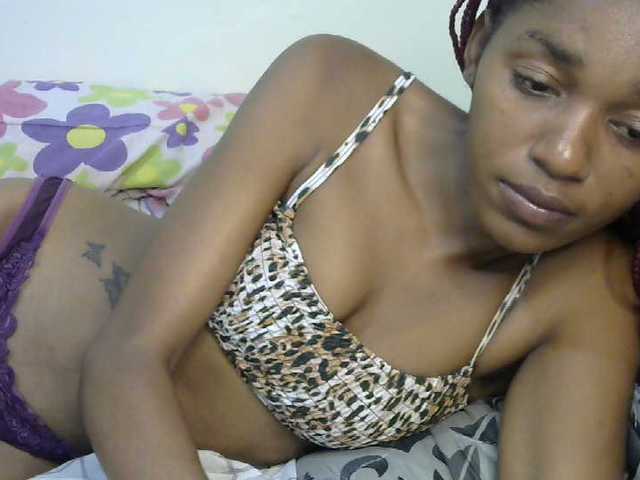 Truegirl2 live webcam show