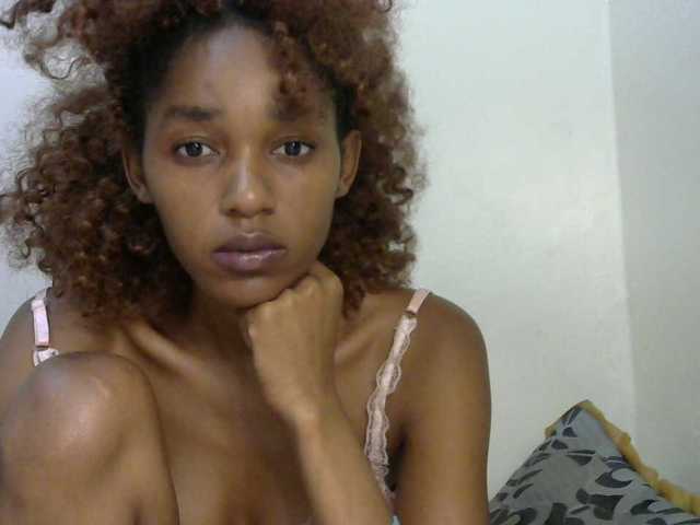 Truegirl2 live cam on BongaCams