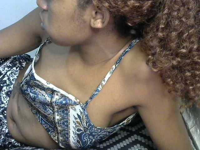 Truegirl2 live cam on BongaCams