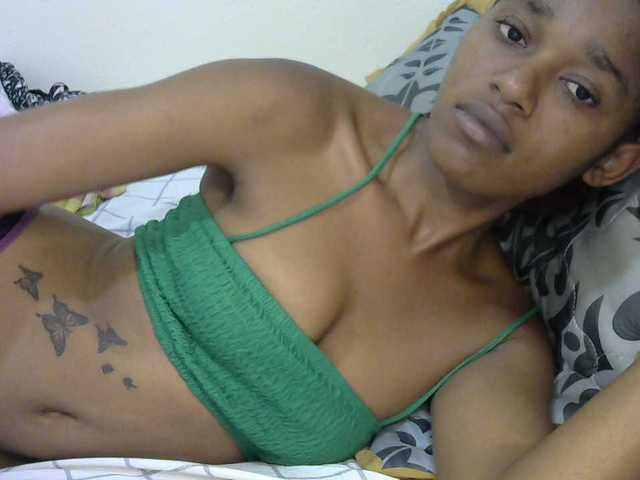 Truegirl2 live cam on BongaCams