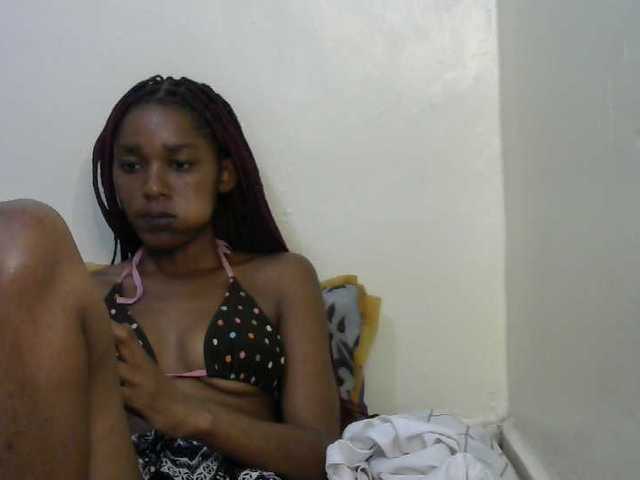 Truegirl2 live cam on BongaCams