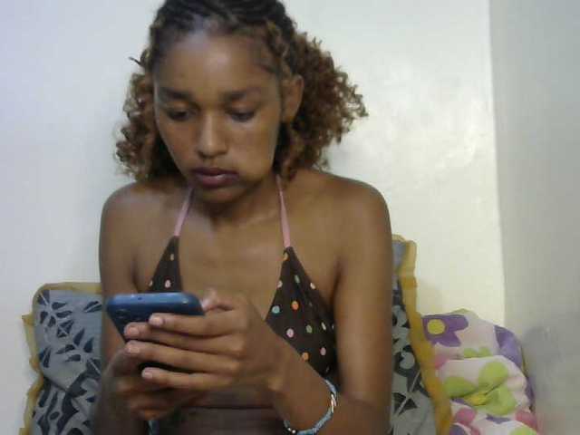Truegirl2 live cam on BongaCams