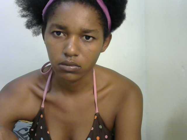 Truegirl2 live cam on BongaCams