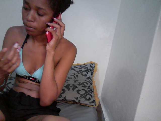 Truegirl2 live cam preview