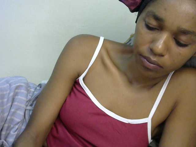 Truegirl2 live cam on BongaCams