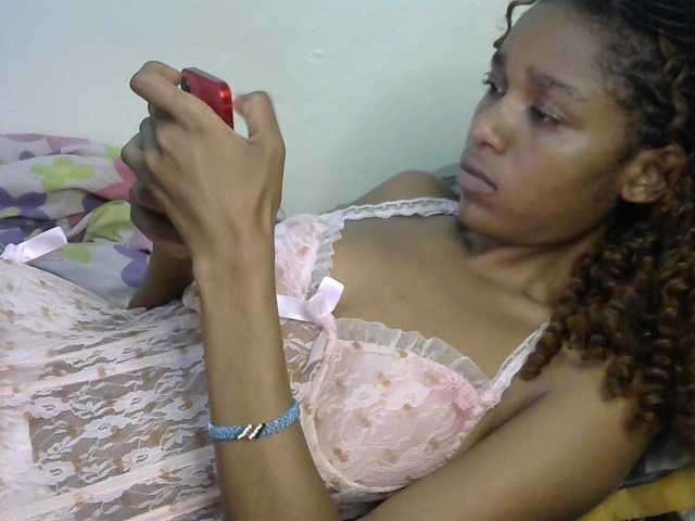 Truegirl2 live cam on BongaCams