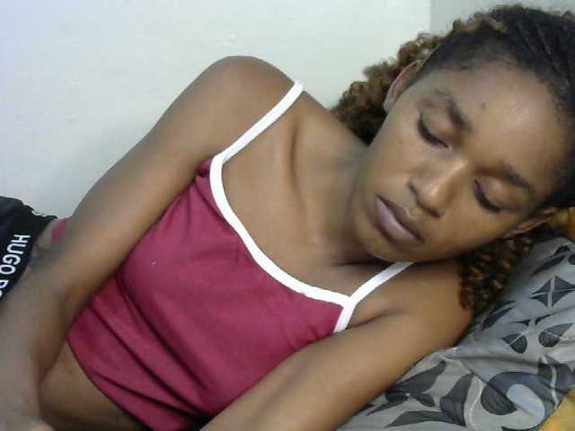Truegirl2 live cam on BongaCams