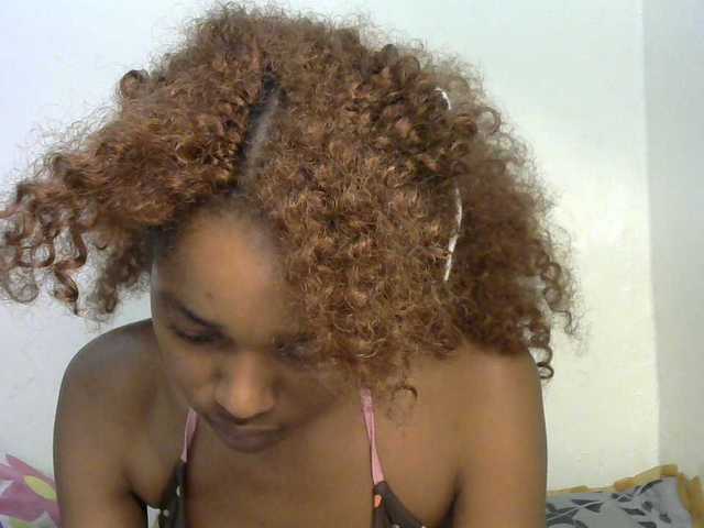 Truegirl2 live cam on BongaCams