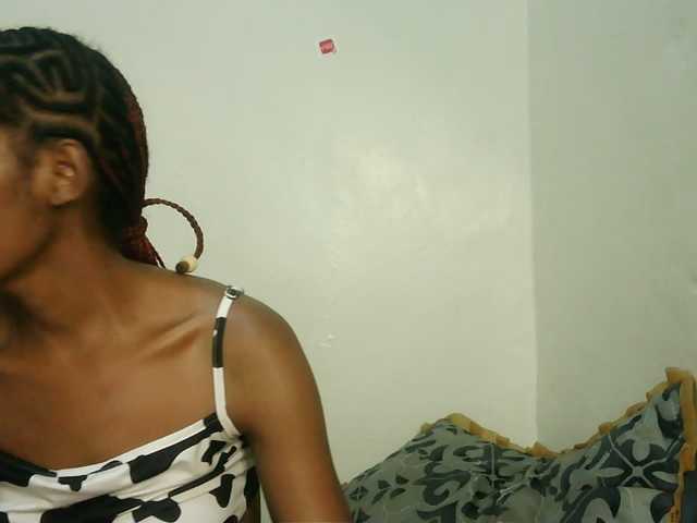 Truegirl2 live cam on BongaCams