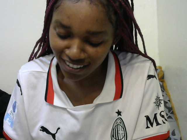 Truegirl2 live cam on BongaCams