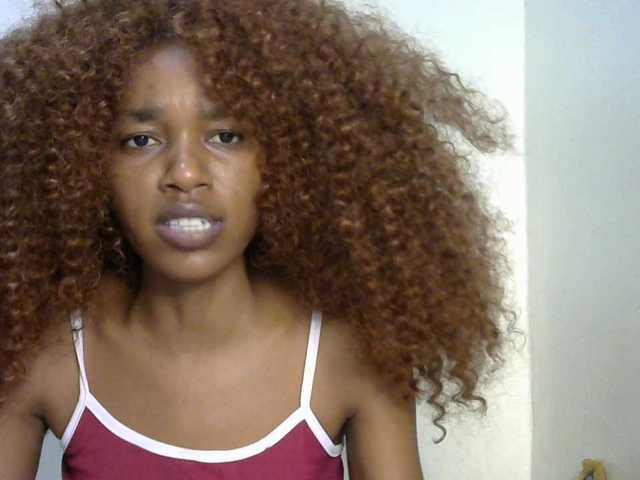 Truegirl2 live cam on BongaCams