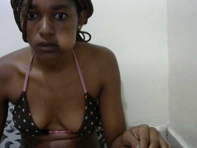 Truegirl2 live cam on BongaCams