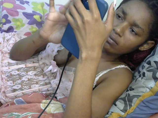 Truegirl2 live cam on BongaCams