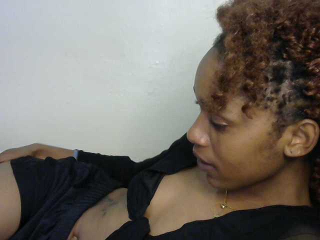 Truegirl2 live cam on BongaCams