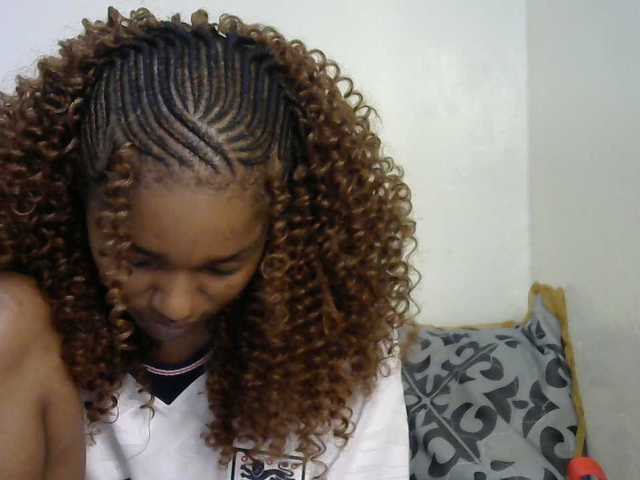 Truegirl2 live cam on BongaCams