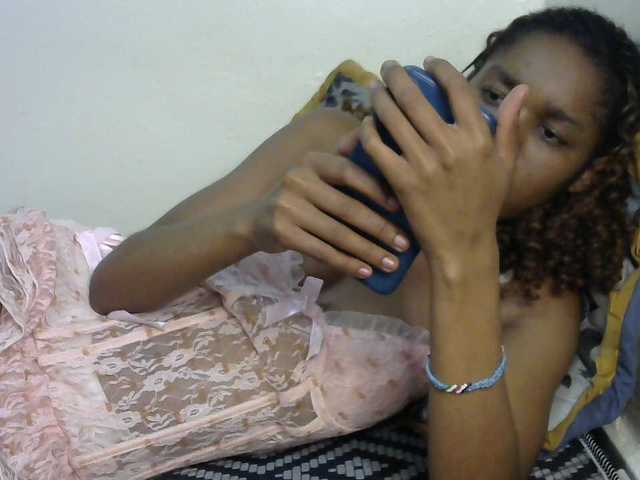 Truegirl2 live cam on BongaCams