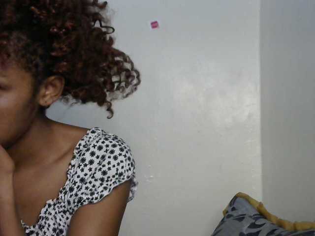Truegirl2 live cam on BongaCams