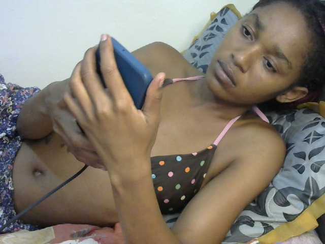 Truegirl2 live cam on BongaCams
