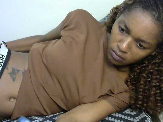 Truegirl2 live cam on BongaCams