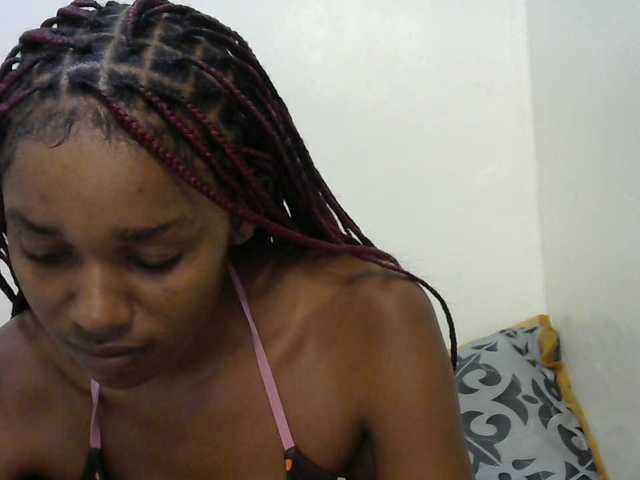 Truegirl2 live cam on BongaCams
