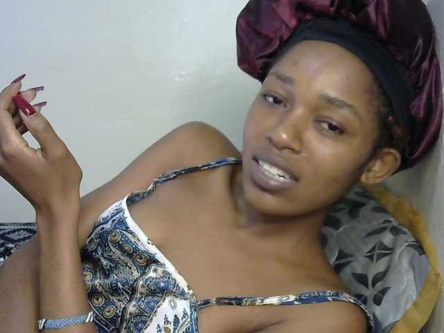 Truegirl2 live cam on BongaCams