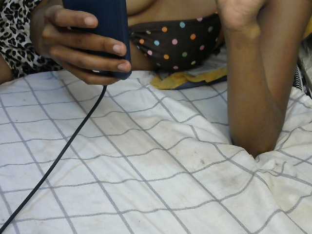 Truegirl2 live cam on BongaCams