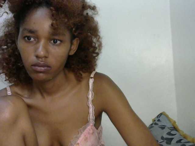 Truegirl2 live cam on BongaCams