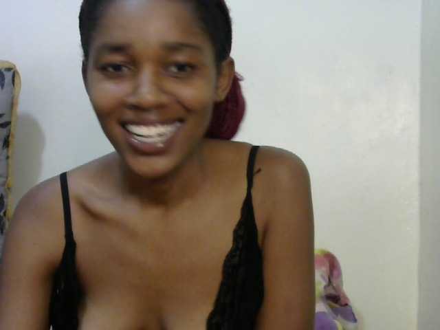 Truegirl2 live cam on BongaCams