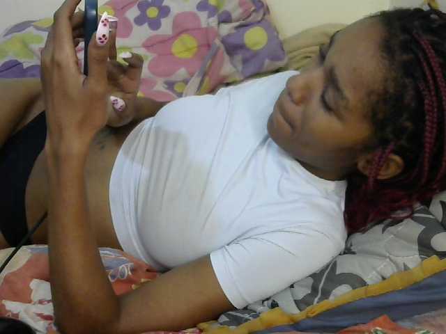 Truegirl2 live cam on BongaCams