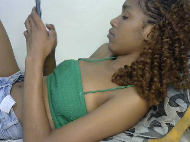 Truegirl2 live cam on BongaCams
