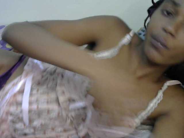 Truegirl2 live cam on BongaCams